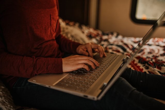 kit-formerly-convertkit-qMEm_SUeHXw-unsplash